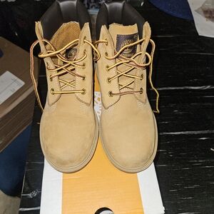 Timberland little Kids Boots Size 1.5. Worn 4 Times